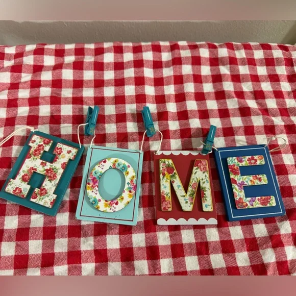 The Pioneer Woman Floral HOME Wall Decor Garland - Picture 1 of 1